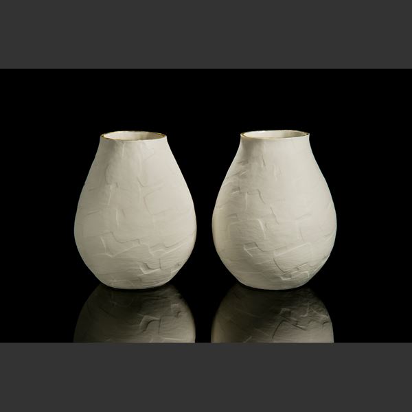 porcelain decorative vase sculpture with rounded bottom