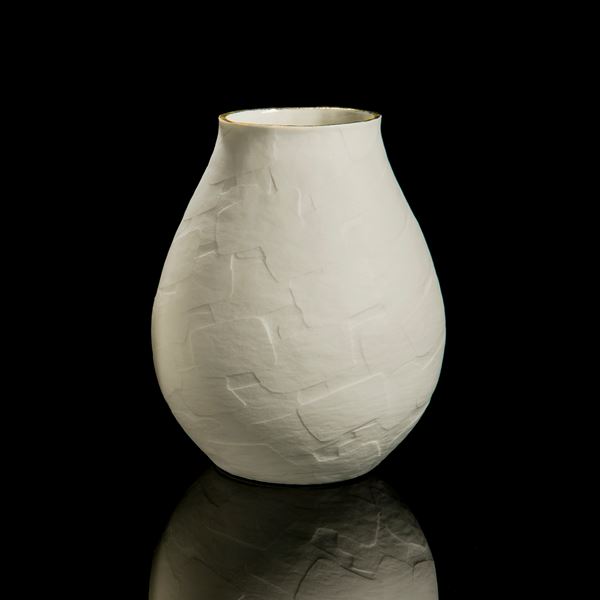 porcelain decorative vase sculpture with rounded bottom