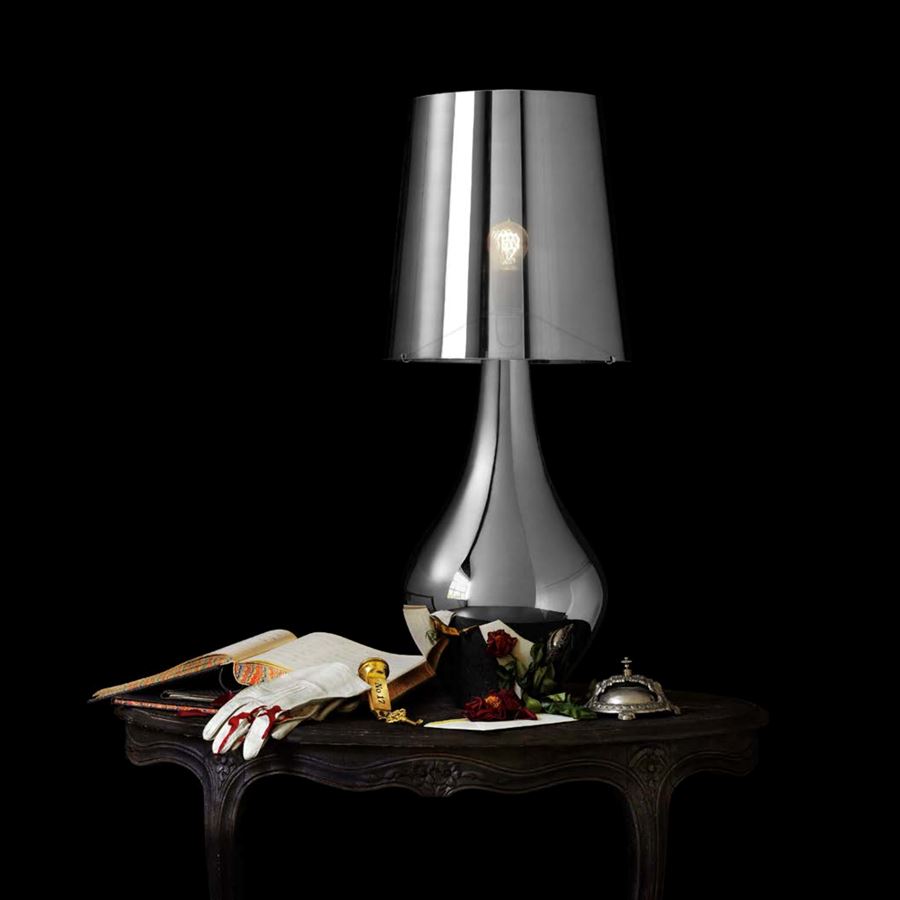 drop based table lamp in platinum