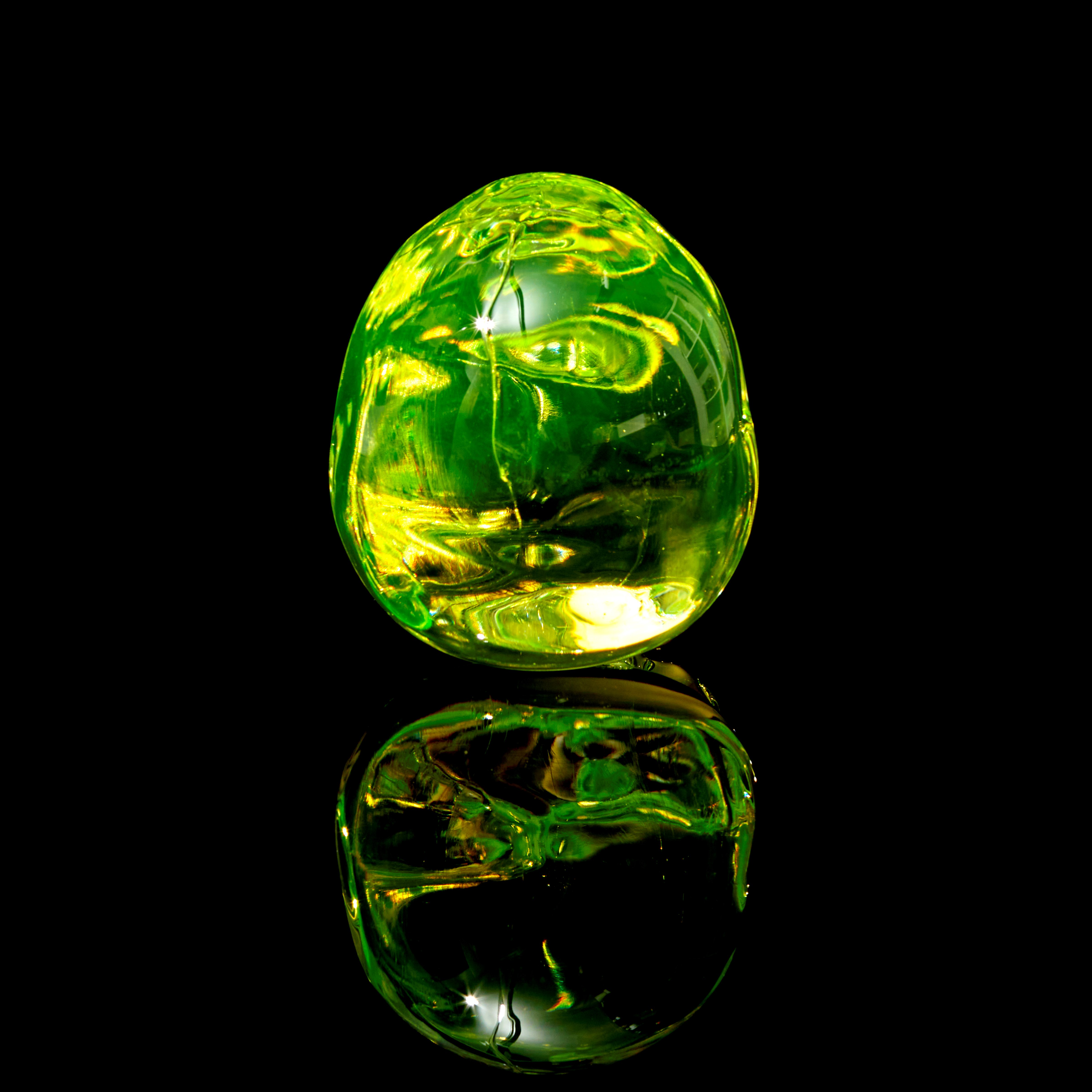 Uranium Glass shops Skull ( XL Yellow)